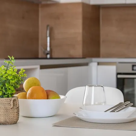 Enmari - Stylish Flat Near Center زادار