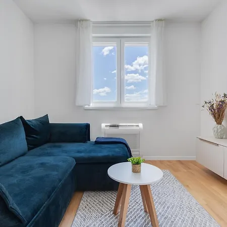 Enmari - Stylish Flat Near Center شقة