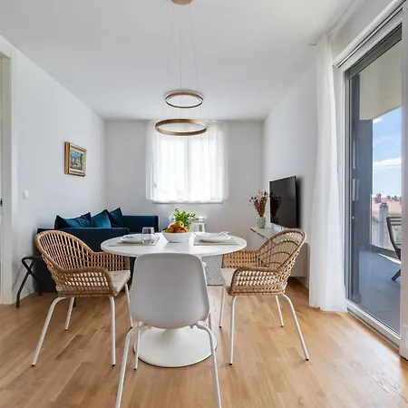 Enmari - Stylish Flat Near Center شقة *