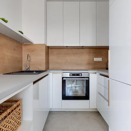 Enmari - Stylish Flat Near Center * زادار