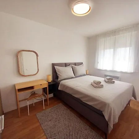 Enmari - Stylish Flat Near Center *