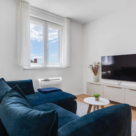 Enmari - Stylish Flat Near Center *