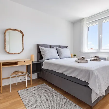 아파트 Enmari - Stylish Flat Near Center 자다르