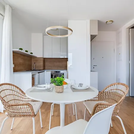 Enmari - Stylish Flat Near Center