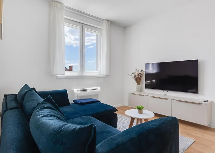 Enmari - Stylish Flat Near Center *