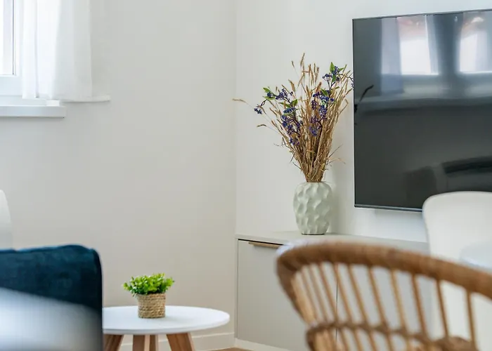 Enmari - Stylish Flat Near Center