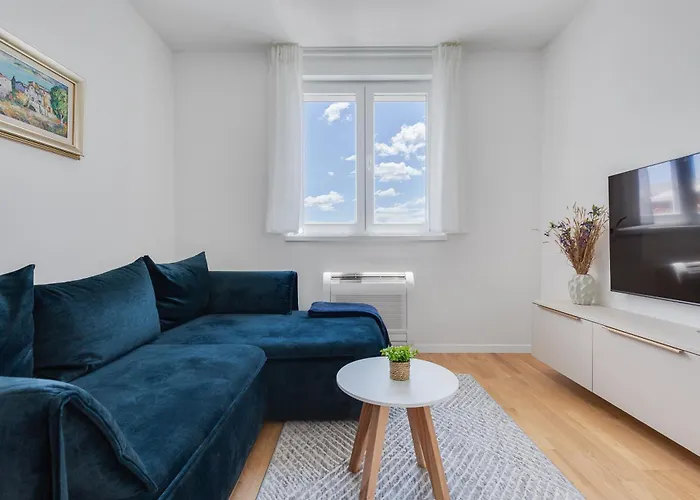 Enmari - Stylish Flat Near Center Apartmán