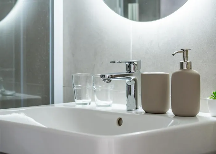 Enmari - Stylish Flat Near Center