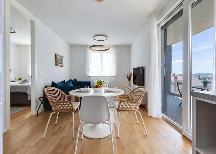 Enmari - Stylish Flat Near Center Apartmán *