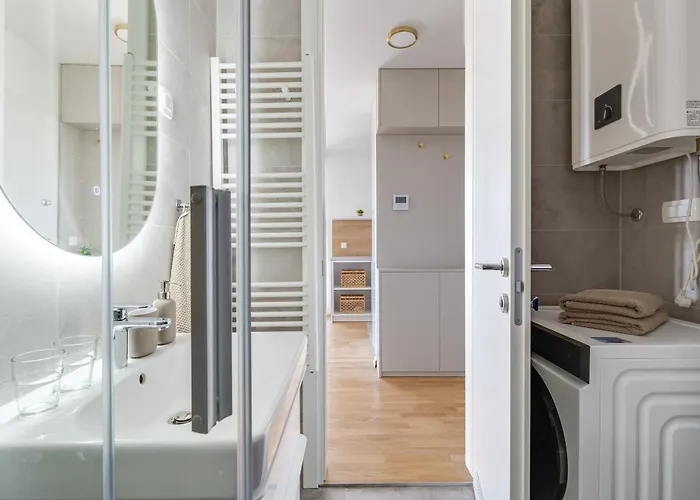 Enmari - Stylish Flat Near Center Apartmán